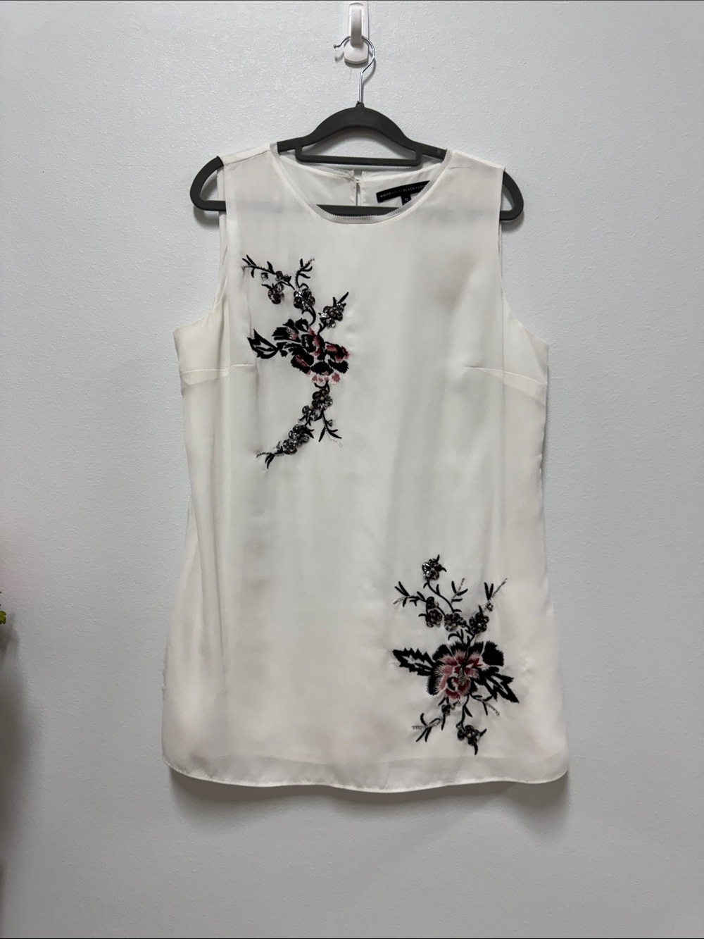White House Black Market White Sleeveless Embroidered Floral Top